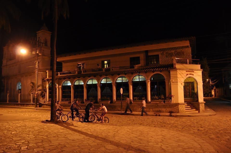 Hotel Plaza Copán Buitenkant foto